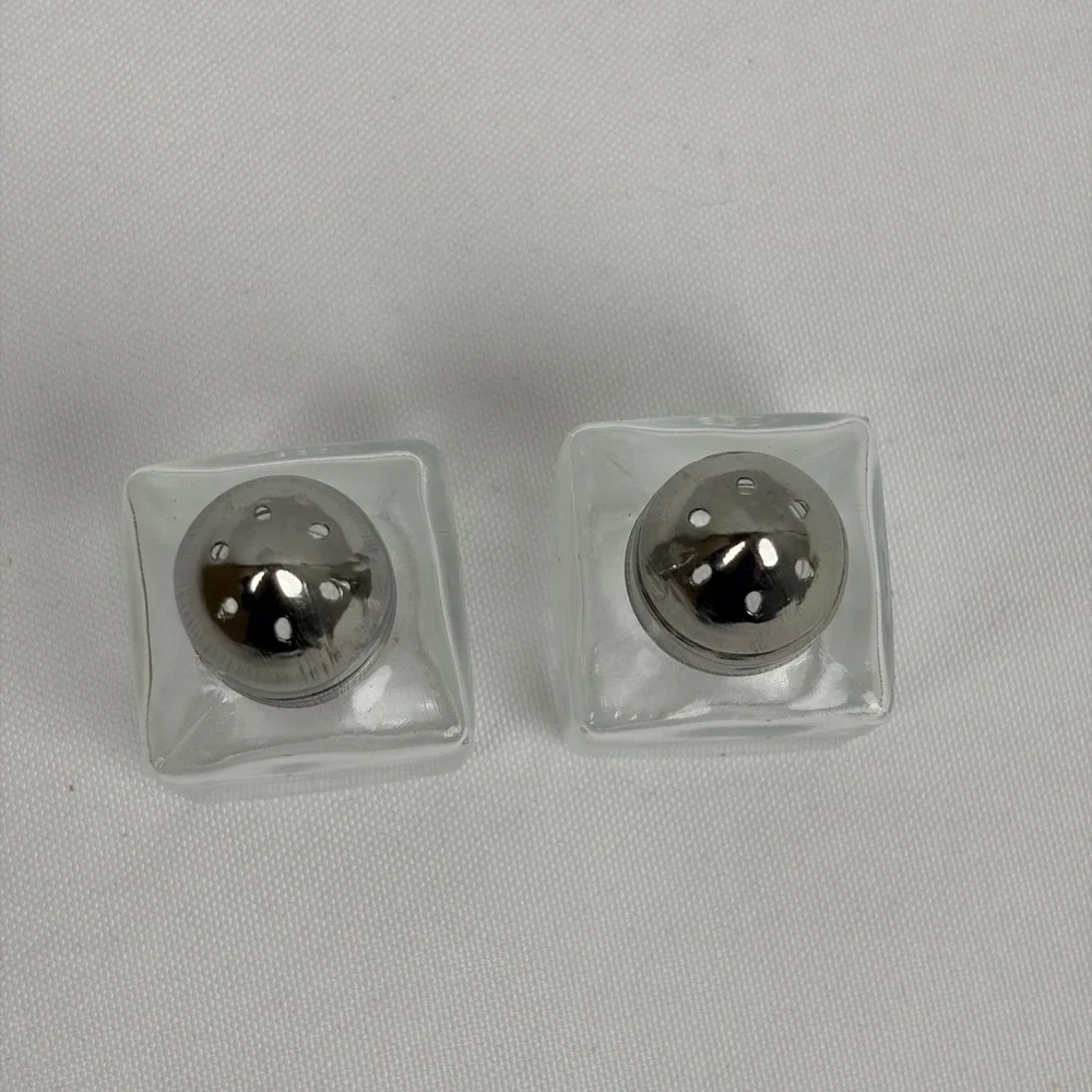 Square Glass Salt and Pepper Shakers Set Chrome Metal Lids Clear Kitchen Dining